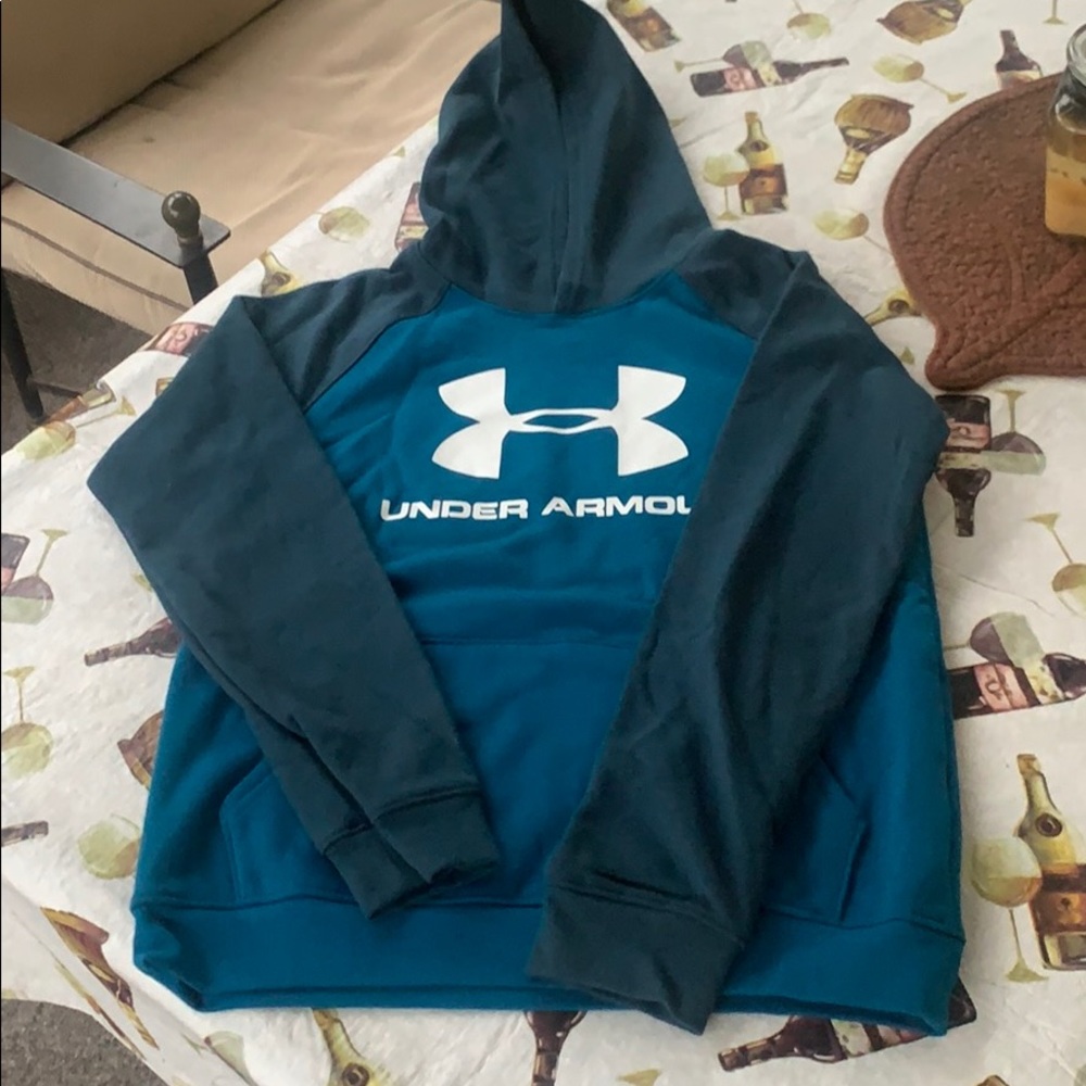 Boys under armour sweatshirt